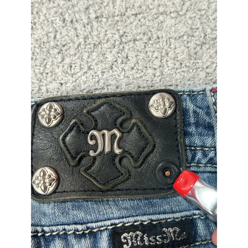 Miss Me Ultra Low Rise Y2K‎ Embroidered Jeans Sz 28 Rhinestone Skinny Western